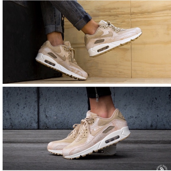 Nike Shoes - NIKE WOMENS AUTHENTIC AIR MAX 90 Sz 8 New